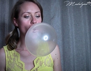 Sticky_face_popping_bubbles_II